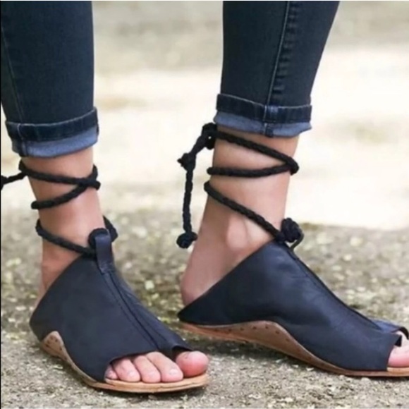 Free People Shoes - 🍁 Free People Cherry Valley sandals 37 🍁